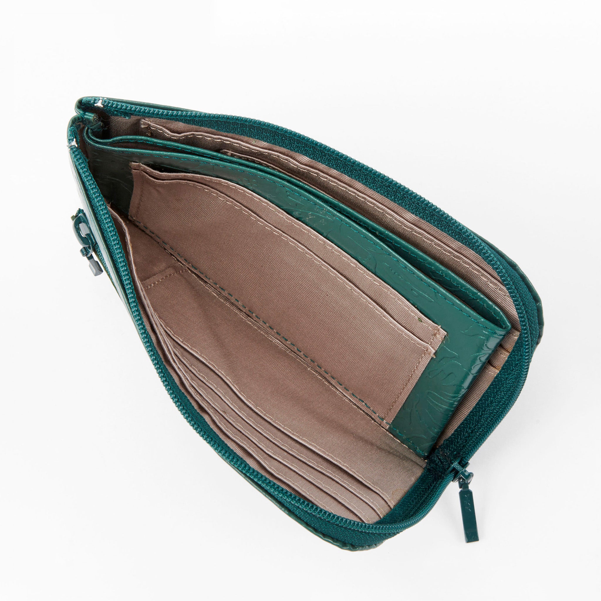 ターコイズブルーの内装色