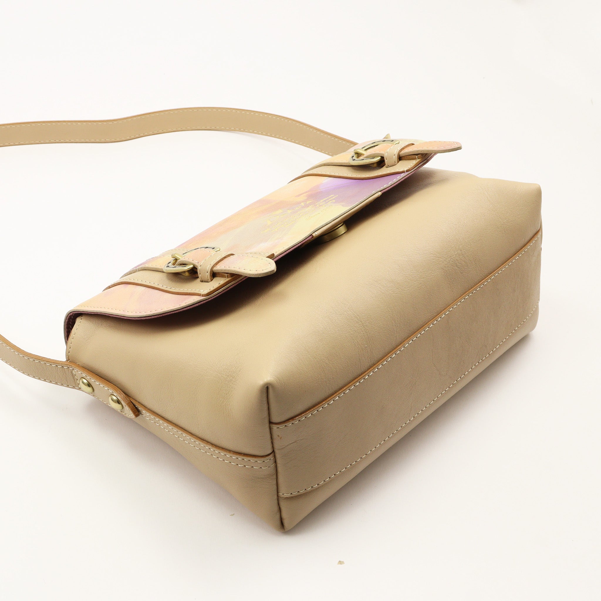 マチ幅は約10cm
