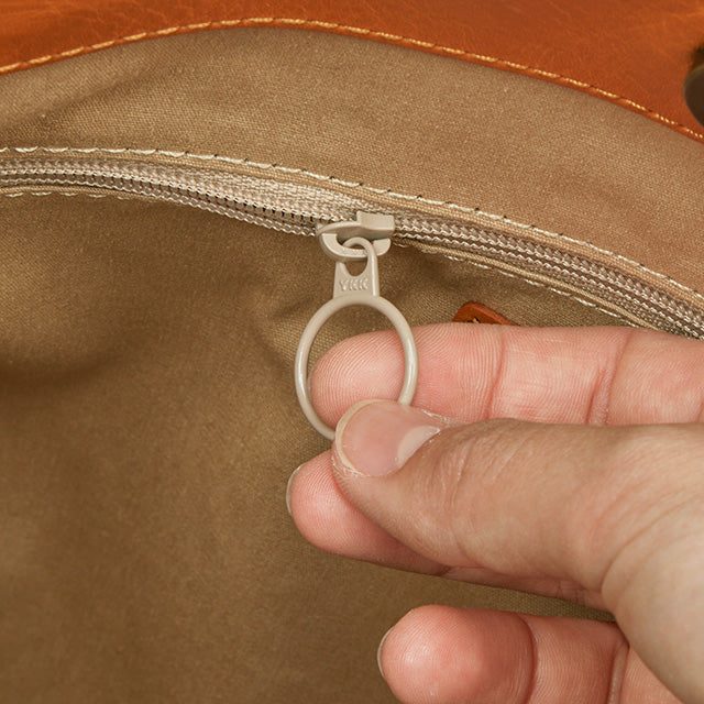 Dakota 【公式WEB限定品】 シントゥーラ A4ショルダーバッグ 1541050