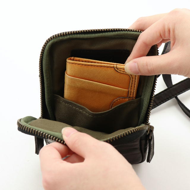 Dakota BLACK LABEL ホースト3 ショルダーバッグ 1623800