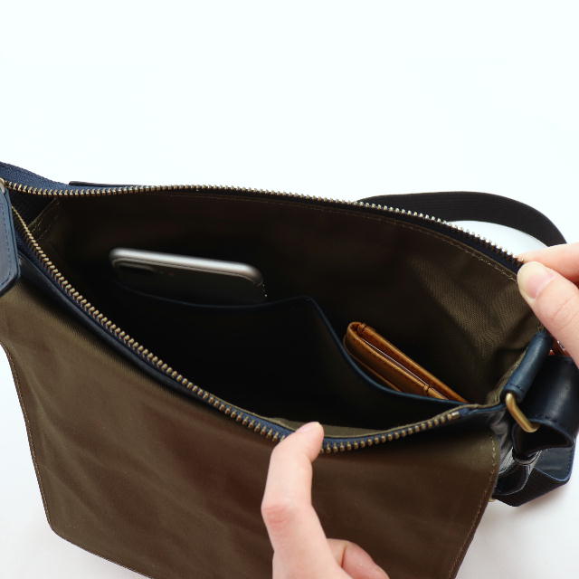 Dakota BLACK LABEL ホースト3 ショルダーバッグ 1623804