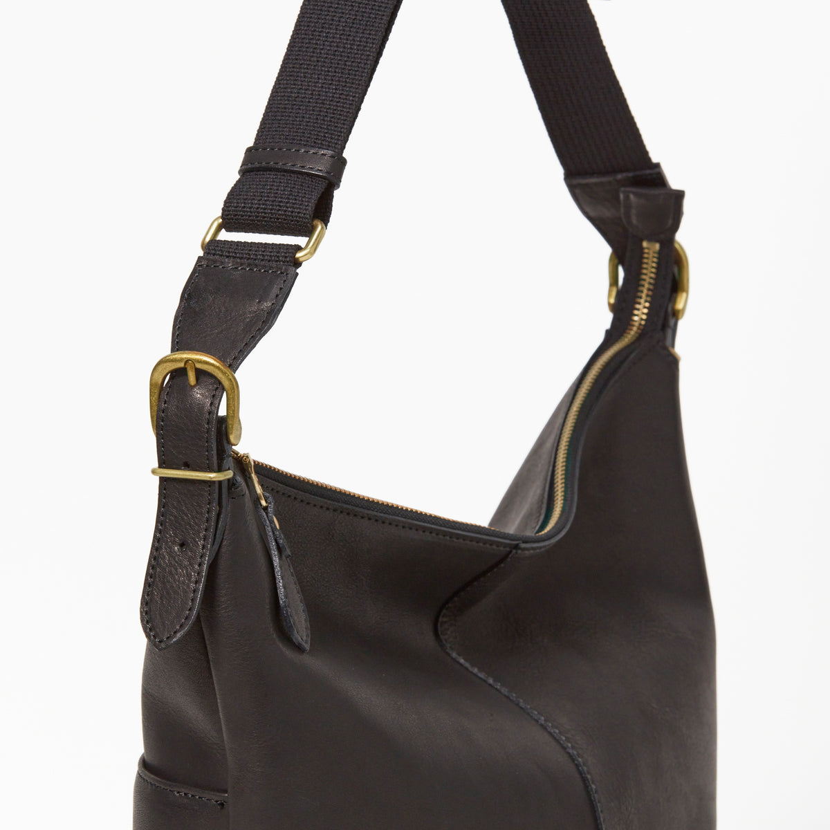 Dakota BLACK LABEL アース ショルダーバッグ 1625701