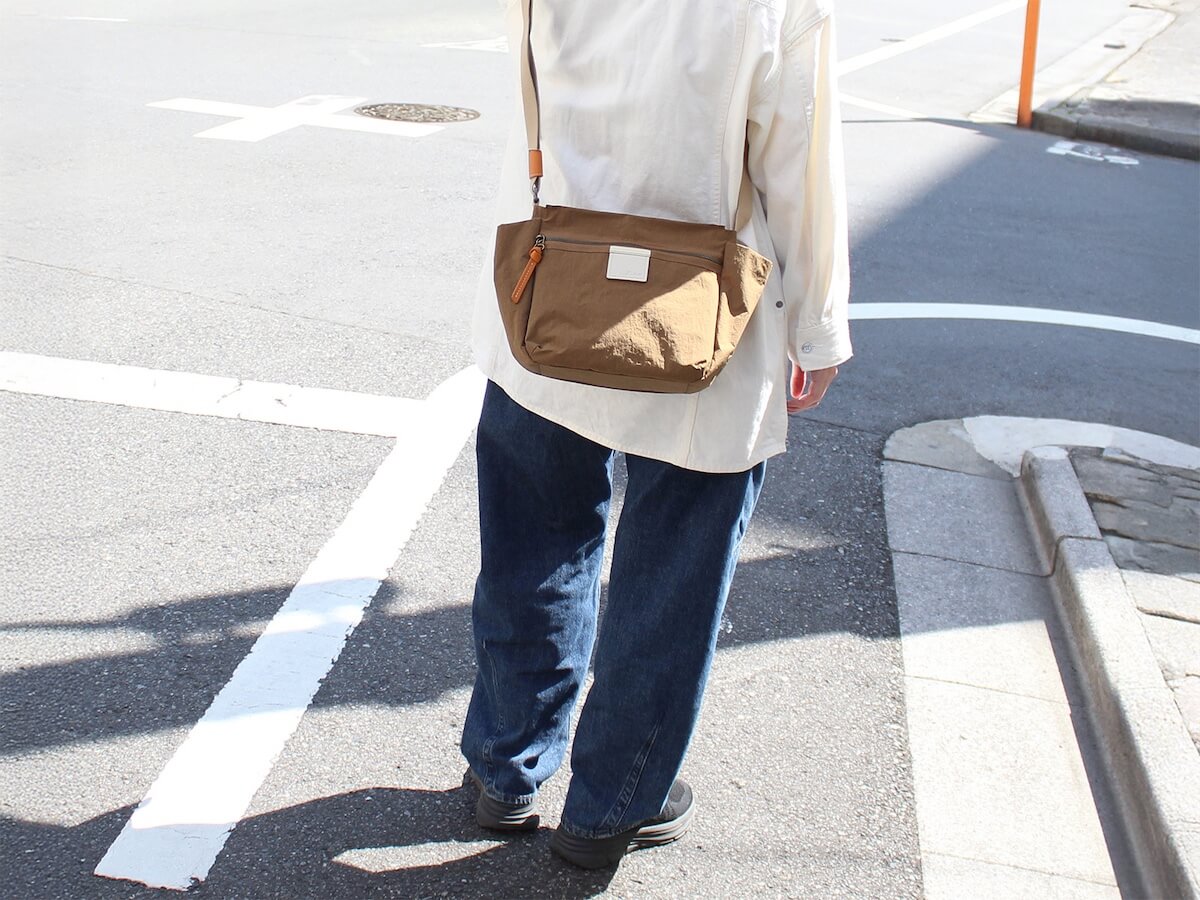 身軽にお出かけ！素材で選ぶ ショルダーバッグ特集