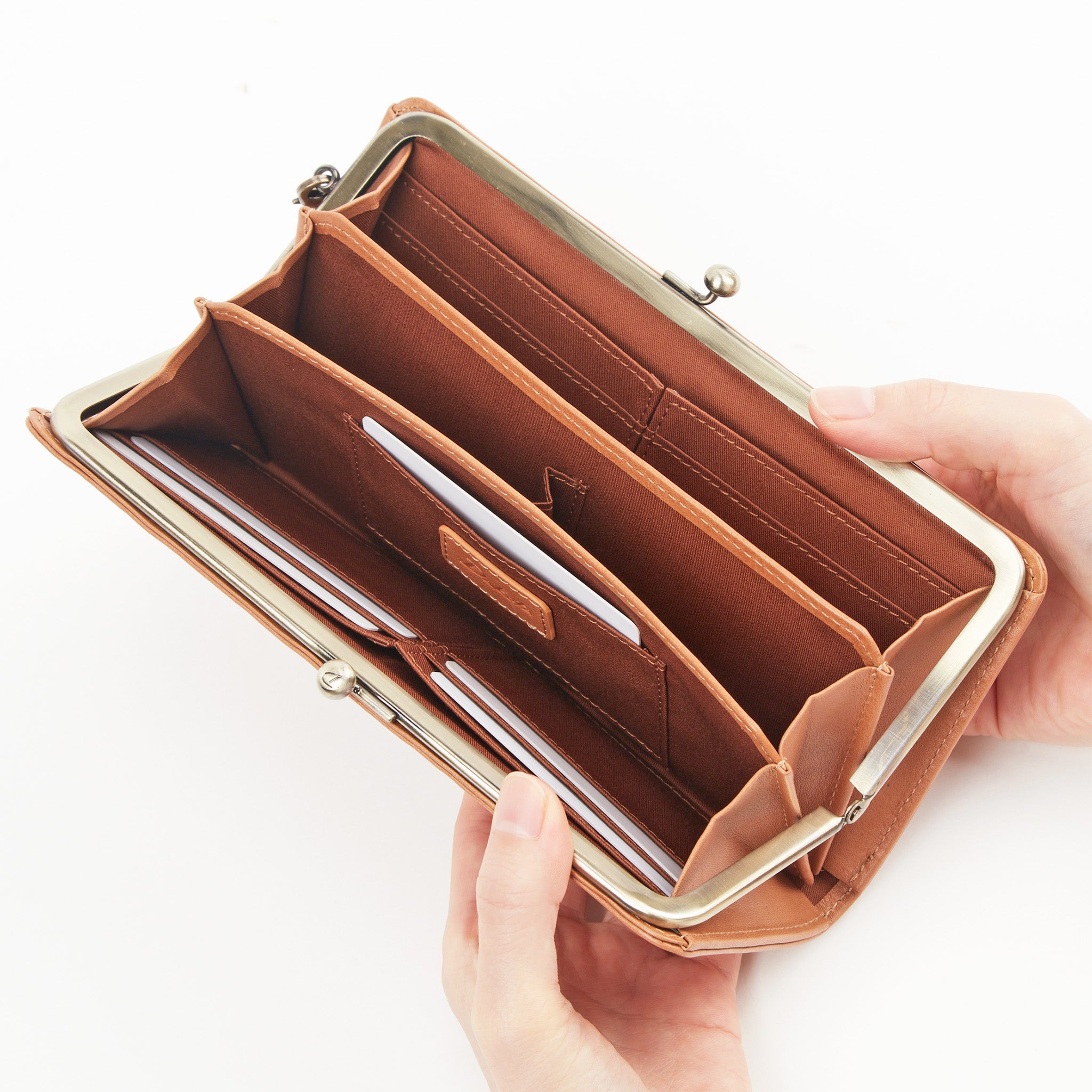 Dakota 【公式WEB限定品】アニマーレ がま口長財布 0038641