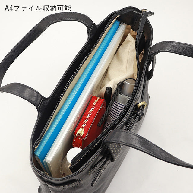 A4サイズ対応。通勤通学に使いやすいサイズ感です。