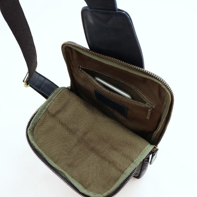 Dakota BLACK LABEL ホースト3 ショルダーバッグ 1623802